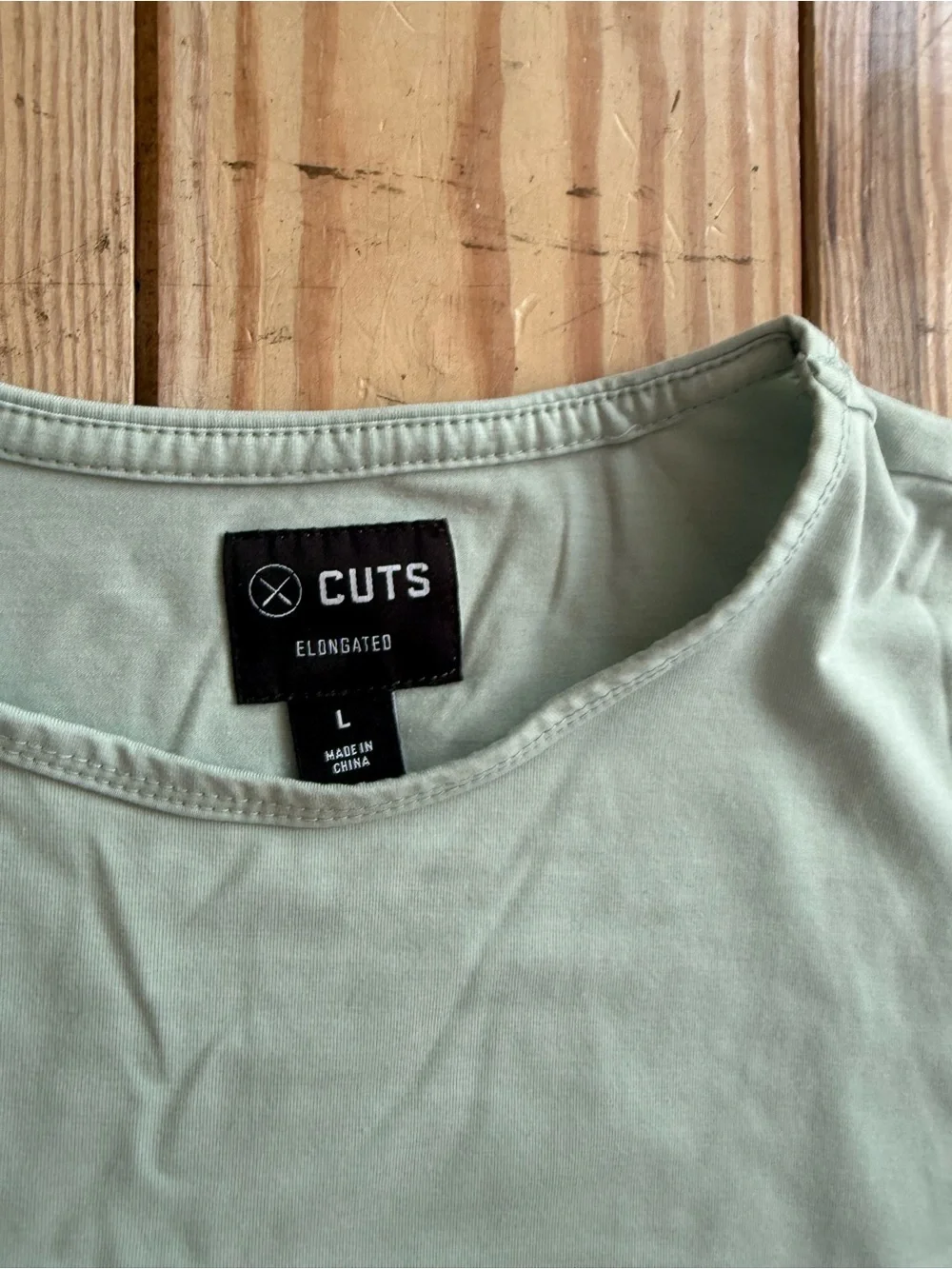 Cuts Elongated T-Shirt - Size L - Sage Green - Picture 2 of 2